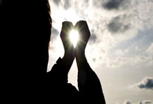 竞技宝官网：国安1-1憾平成都2轮不胜！法比奥点射恩加德乌染红，双方爆发冲突.